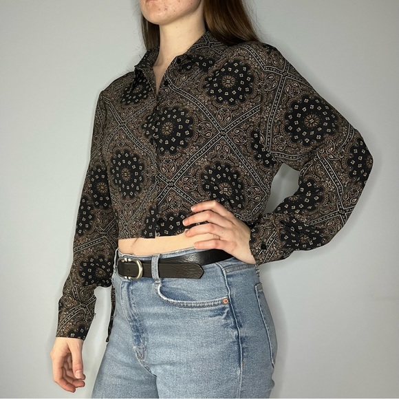 FOREVER 21 Cropped Pattern Longsleeve with Ties - Picture 2 of 6